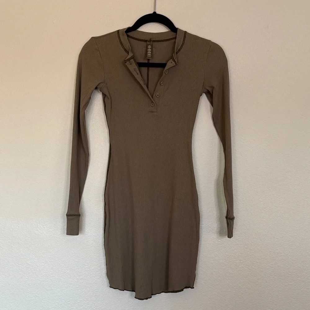 Skims soft lounge Henley army green ribbed small EUC - Picture 2 of 7